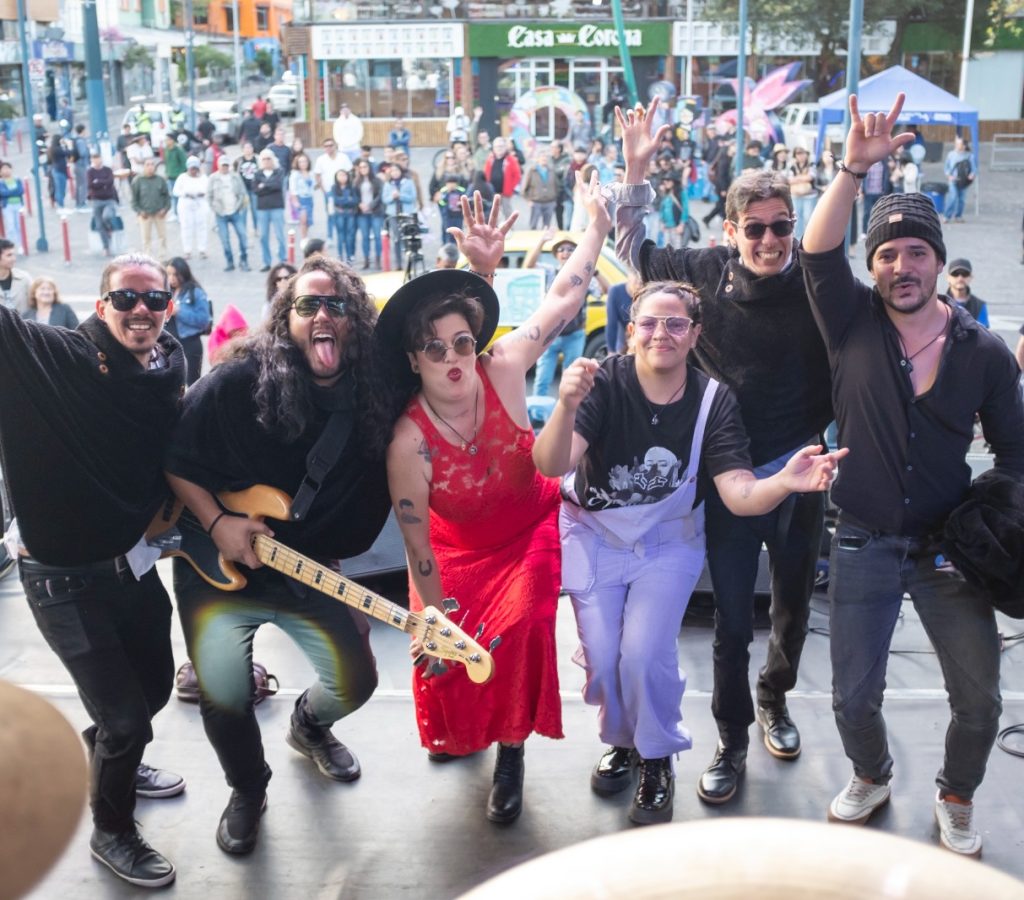 Quito - QUEEN BEE BLUES BAND Cali Colombia